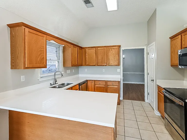6480 Cheyenne Dr — Photo 7