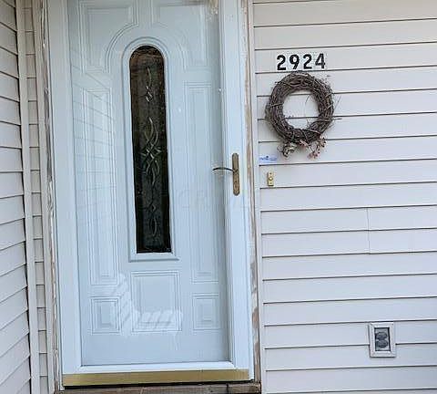2nd image of 2924 Hallie Ln