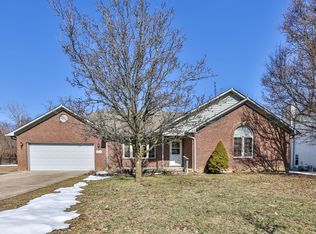 16 Lake Dr, Trafalgar, IN 46181