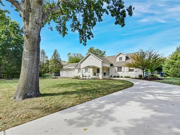 3900 W 142nd Dr, Leawood, KS 66224