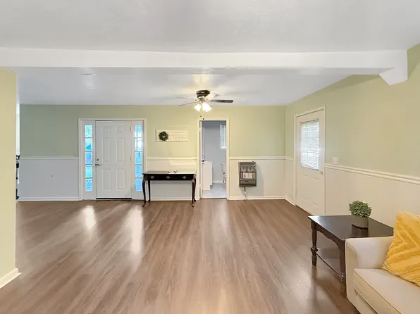 211 Meridian Dr, Greenfield, TN 38230