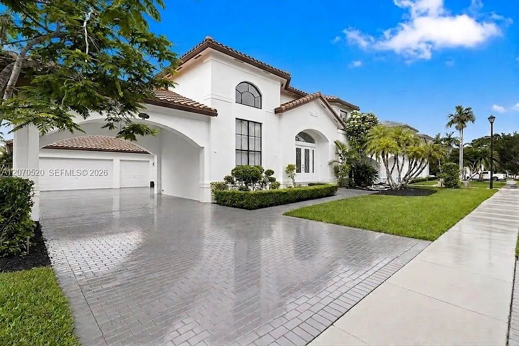 Harbour Lakes Estates — Photo 2