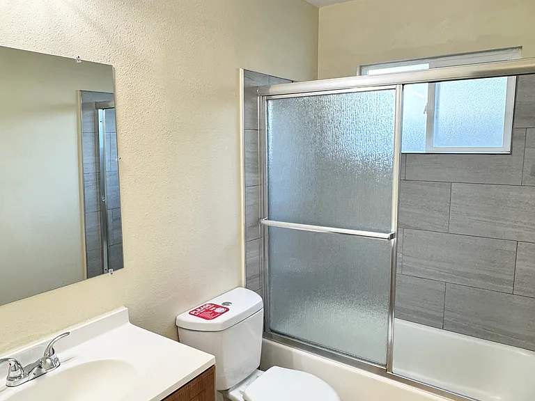 127 E Louise St #3 — Photo 8