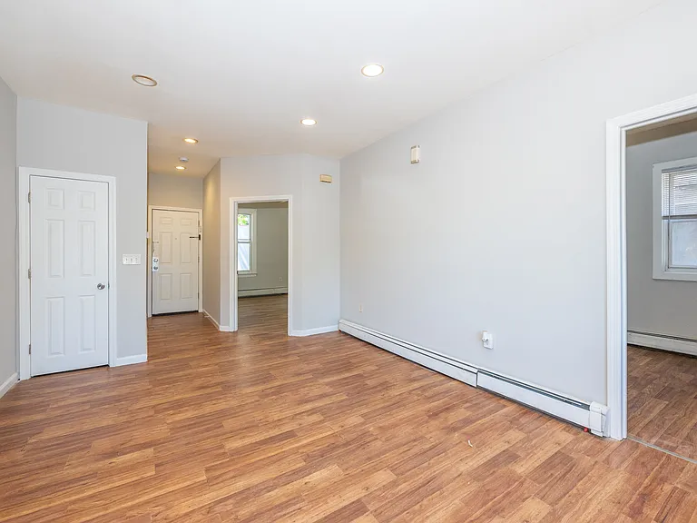 162 E Main St #1 — Photo 3