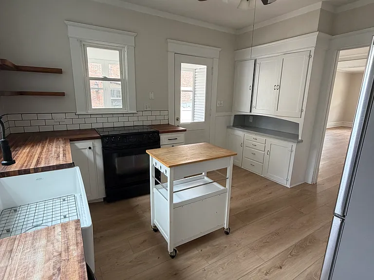 14 S Centennial St #1 — Photo 2