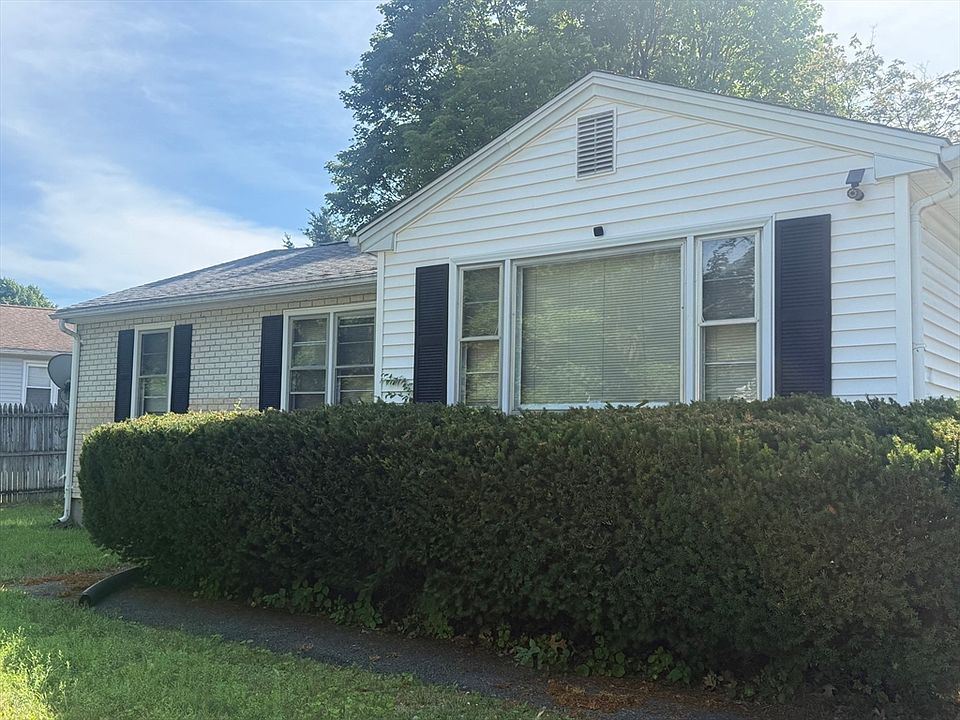 1st image of 74 Leatherleaf Dr