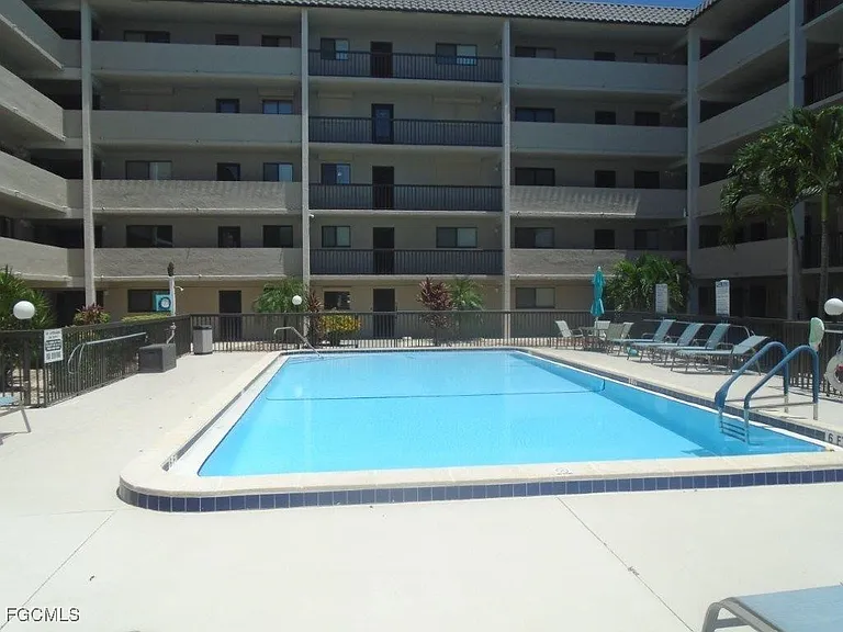 2121 Collier Ave #311 — Photo 5
