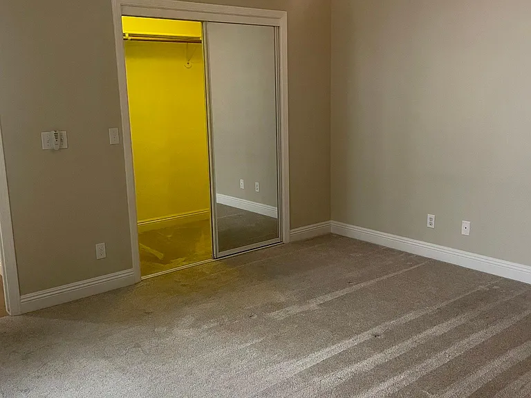2182 Decatur Ave — Photo 32