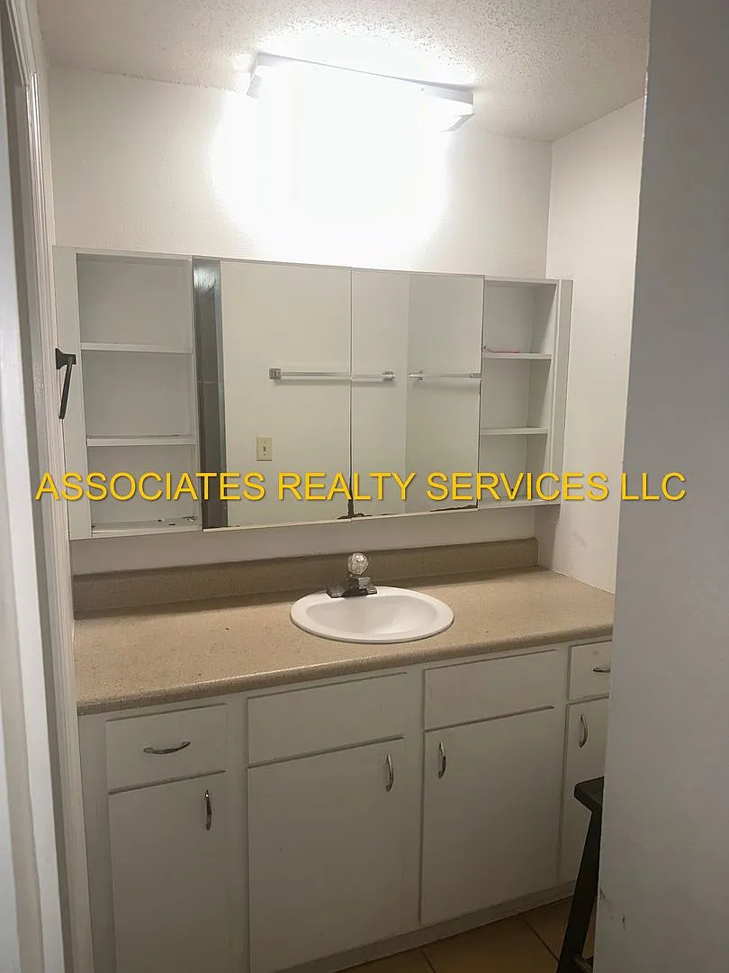 2 Weeks Free Rent Look 2 Bedroom In Brandywine With Balcony! Pool — Photo 4