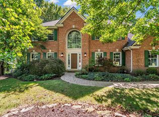 102 Timberlee Dr, Evans City, PA 16033