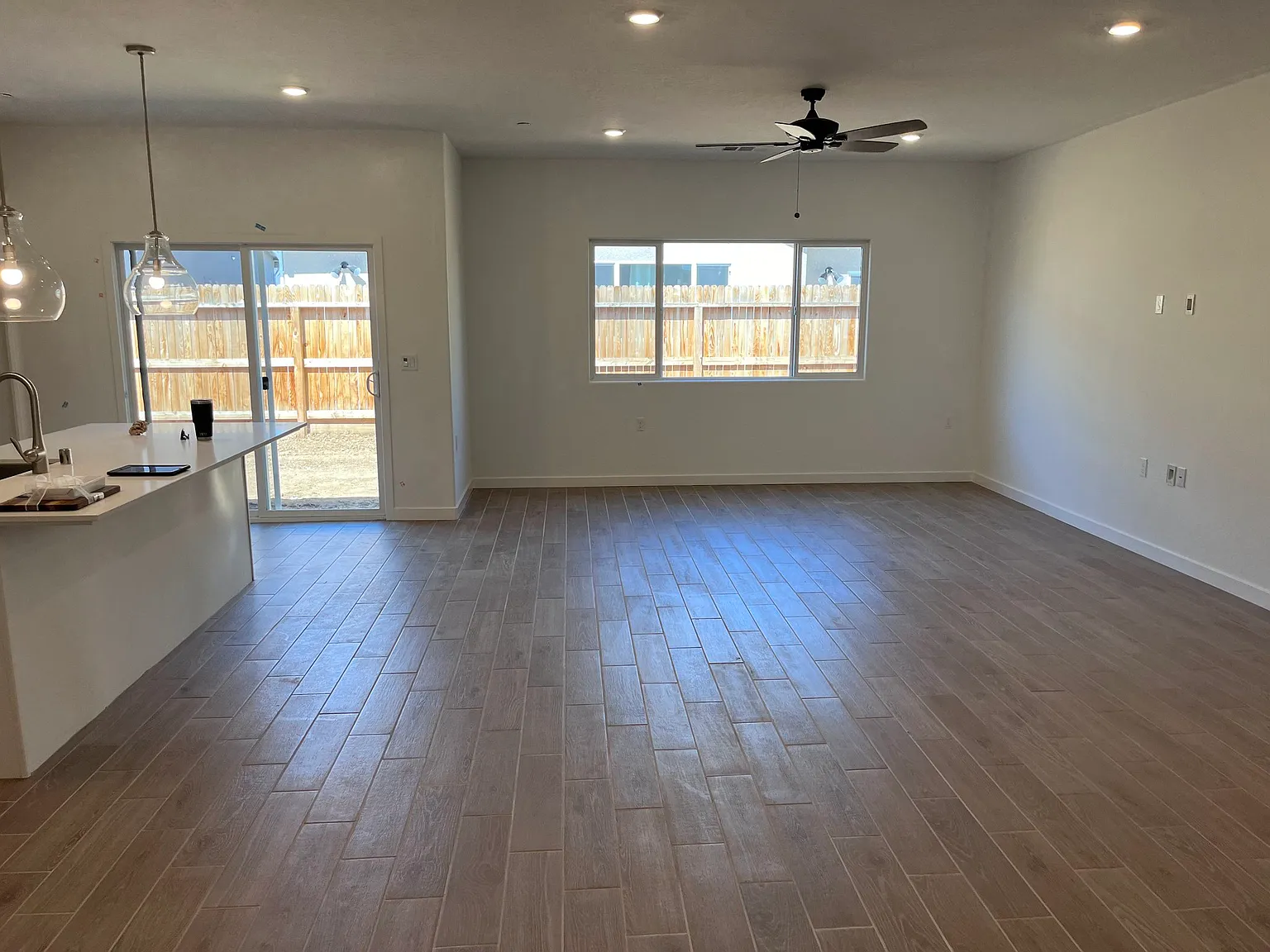 3 bed, 1635 sqft, $2,600 — Photo 3