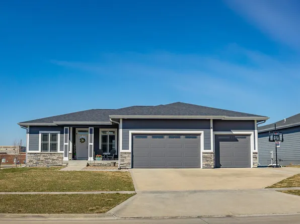 3114 Fieldstone Ct SE, Altoona, IA 50009