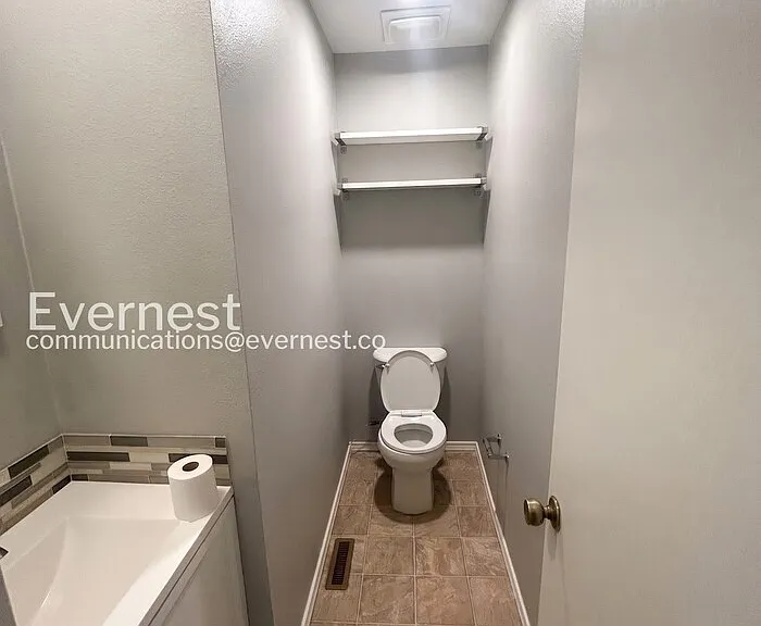 935 Saturn Dr #106 — Photo 14