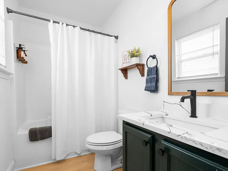 604 Julian St NW — Photo 52
