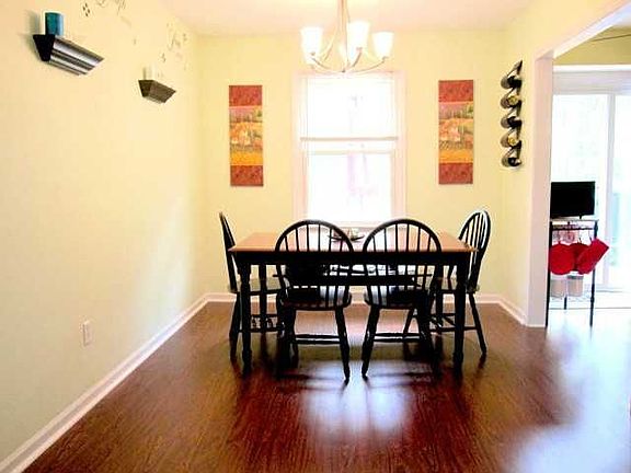 3rd image of 26931 Oakmead Dr