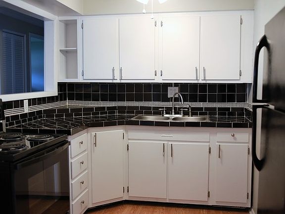 3rd image of 1673 Stouder Dr