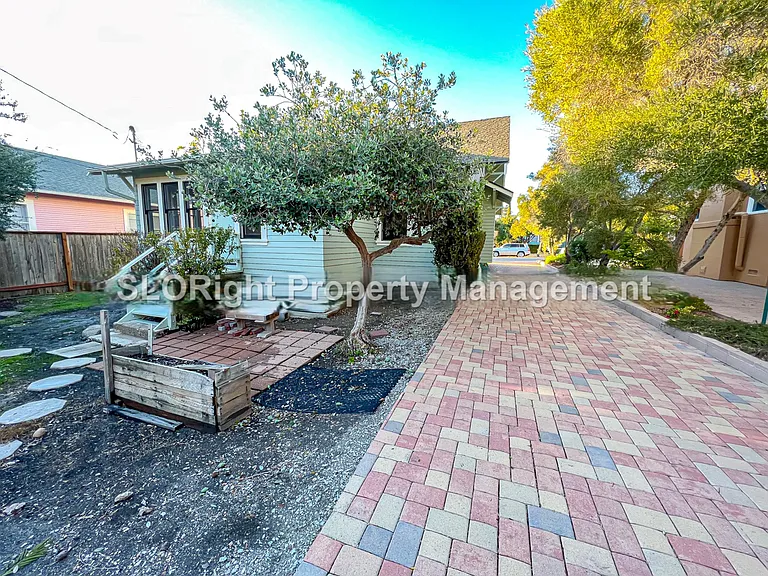 663 Islay St — Photo 10