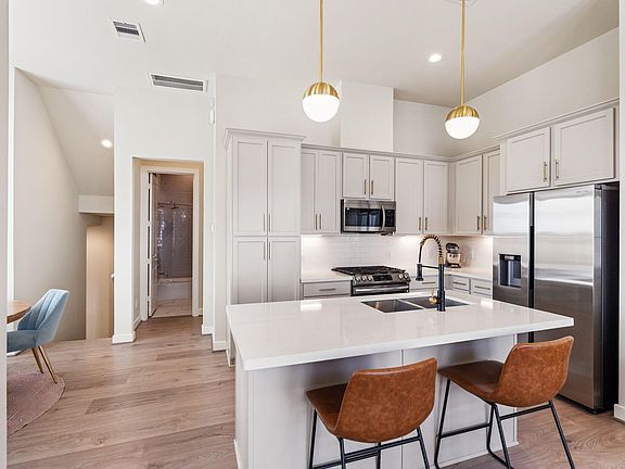 2nd image of 6211 Brighton Oaks Ln