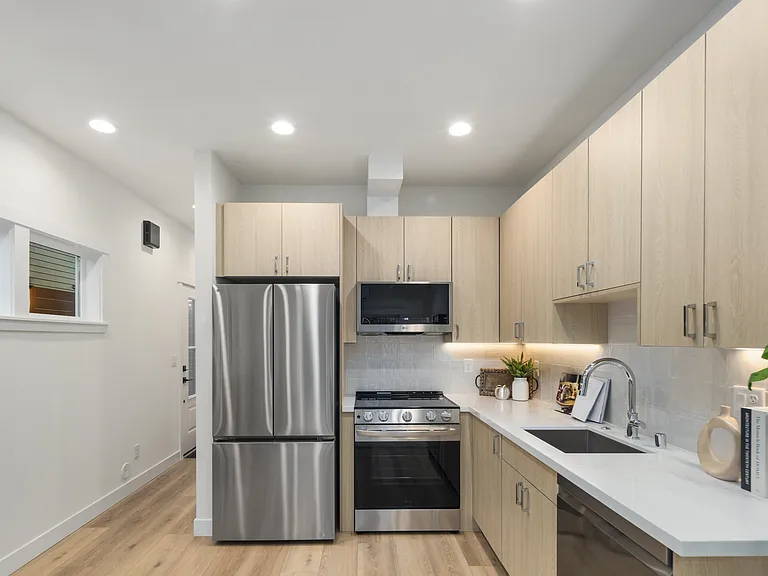 B1004 N 48th St — Photo 9