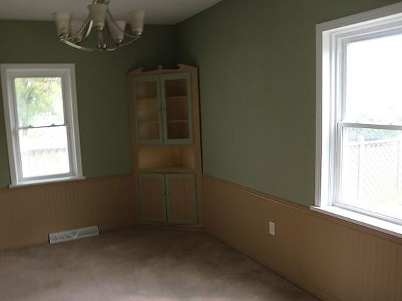 5th image of 604 Highland Ave