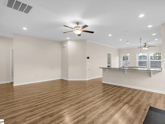 3rd image of 104 Callongton Dr