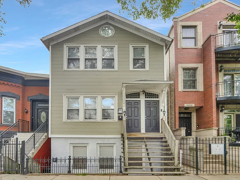 1232 W Huron St — Photo 1