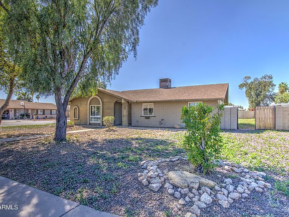 3rd image of 3824 W Shangri La Road