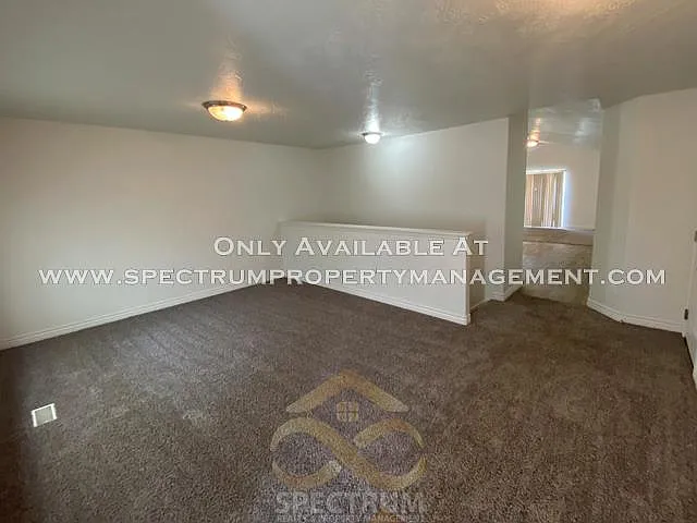 3 bed, 2928 sqft, $2,395 — Photo 3