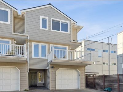 9215 Linden Ave N, Seattle, WA, 98103