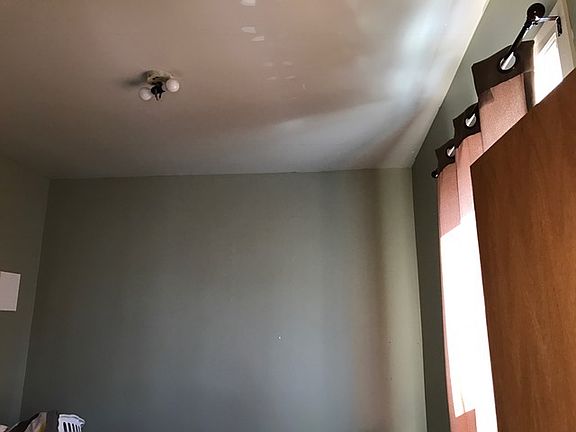 3rd image of 1150 W Belmont Ave APT 2