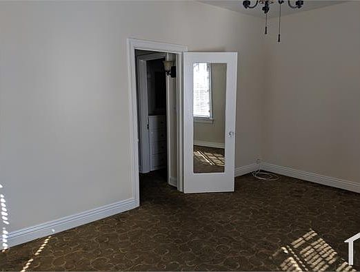4th image of 649 N Rossmore Ave #106