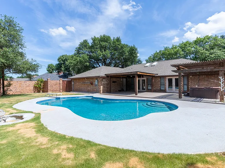 46 Augusta Dr — Photo 52