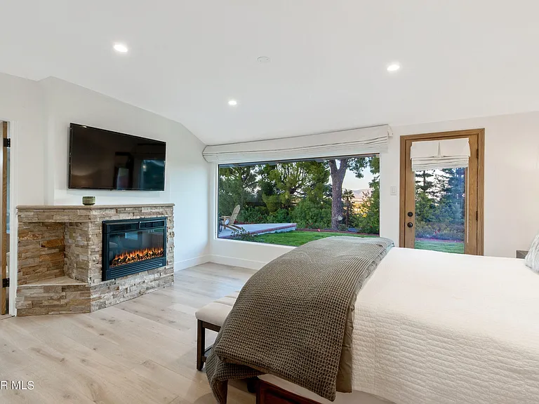 4624 Gable Dr #B — Photo 2