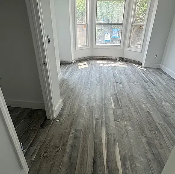 254-256 E Eagle St #1 — Photo 5