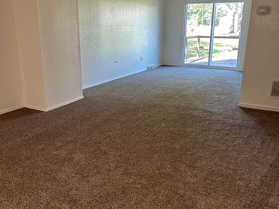2nd image of 109 Devonwood Ct