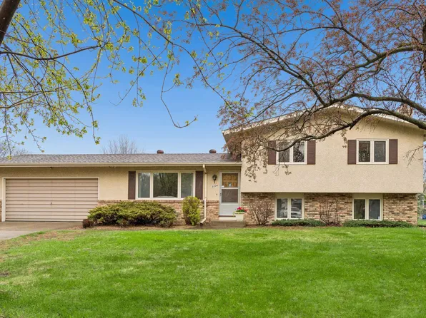 8224 Toledo Ave N, Brooklyn Park, MN 55443