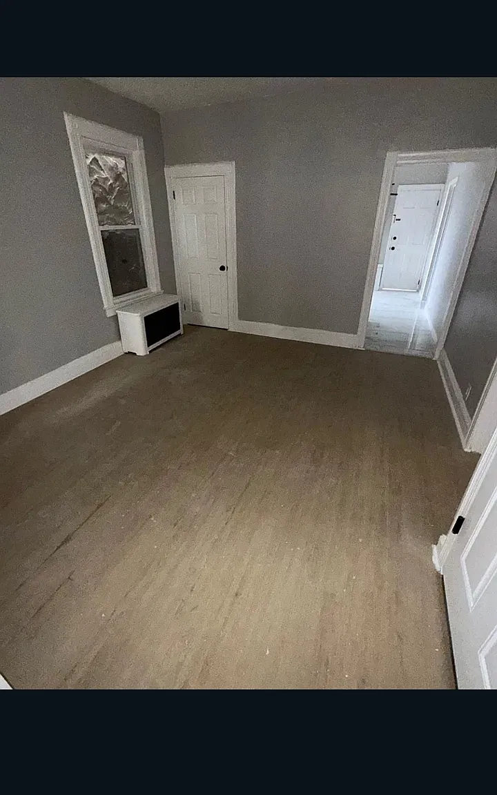 3 bed, $2,200 — Photo 4