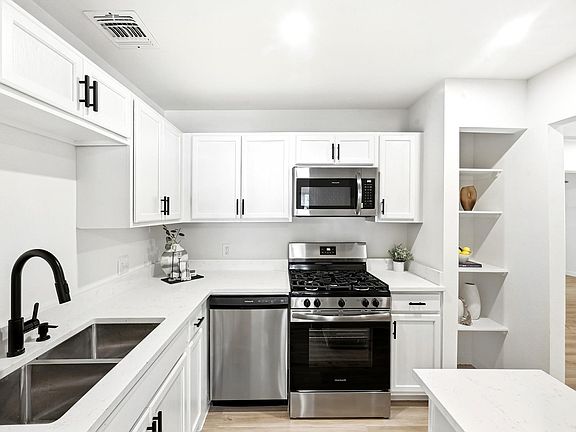 4th image of 4605 Cedargrove Dr