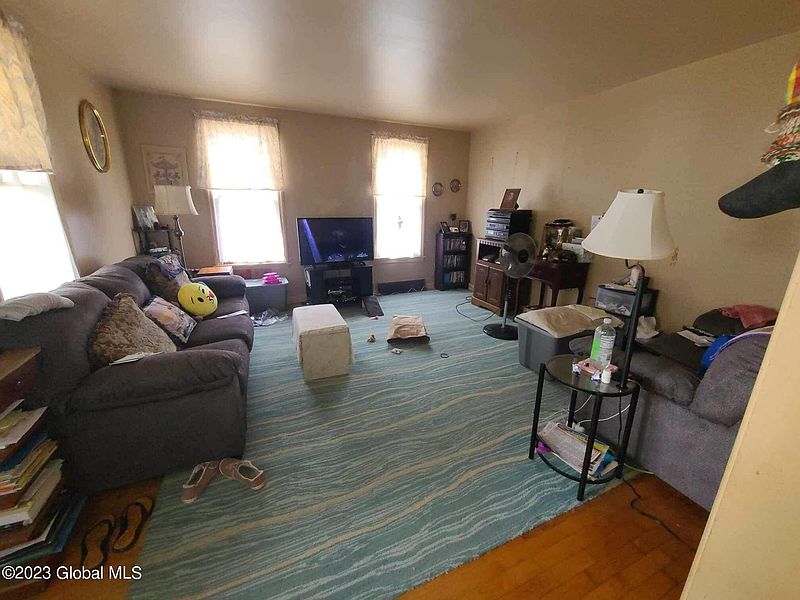 4th image of 6 Almond Street