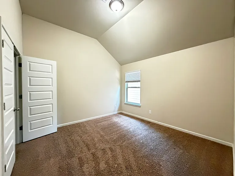 209 Emporia Loop — Photo 15