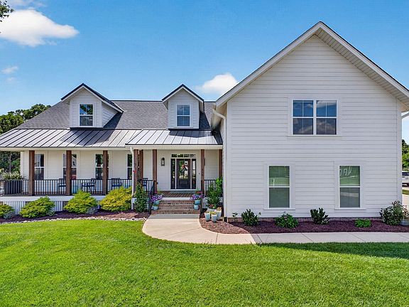 2nd image of 416 Pleven Way