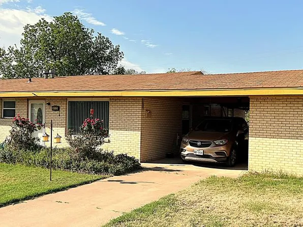 613 W 9th St, Iraan, TX 79744