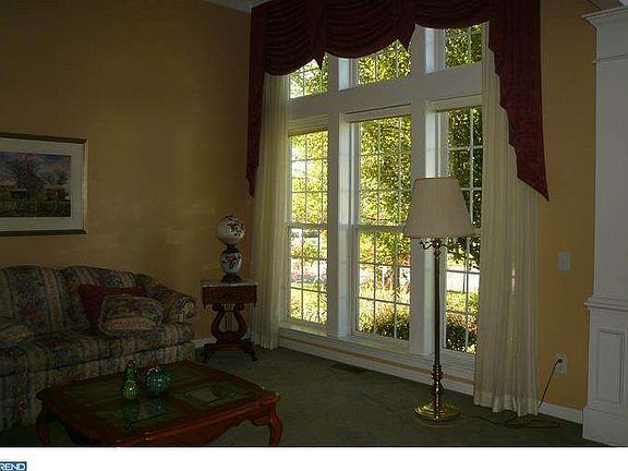 4th image of 629 Martin Dr