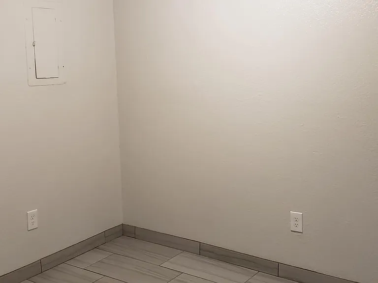 Eat in kitchen