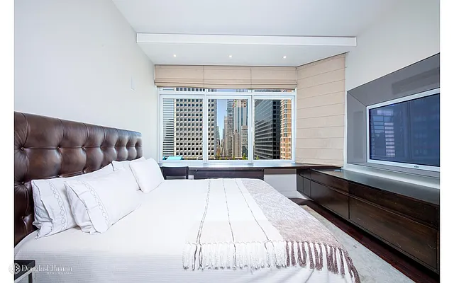 Rented by Douglas Elliman | media 16