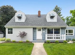 452 W Saint Charles Rd, Elmhurst, IL 60126