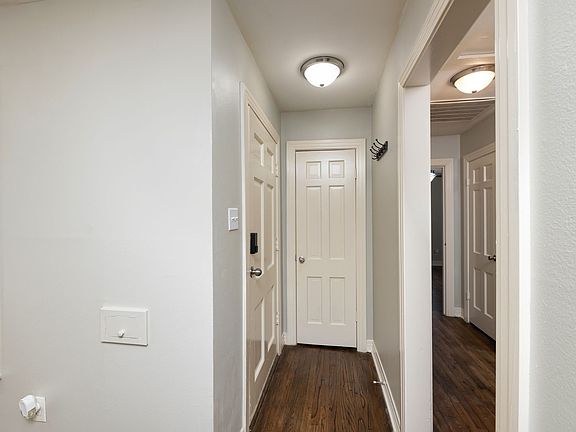 5th image of 2308 N Edgewood Ter