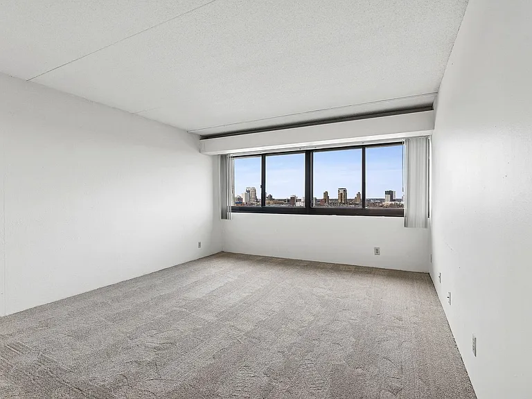 Chateau Student Housing Cooperative — Photo 31