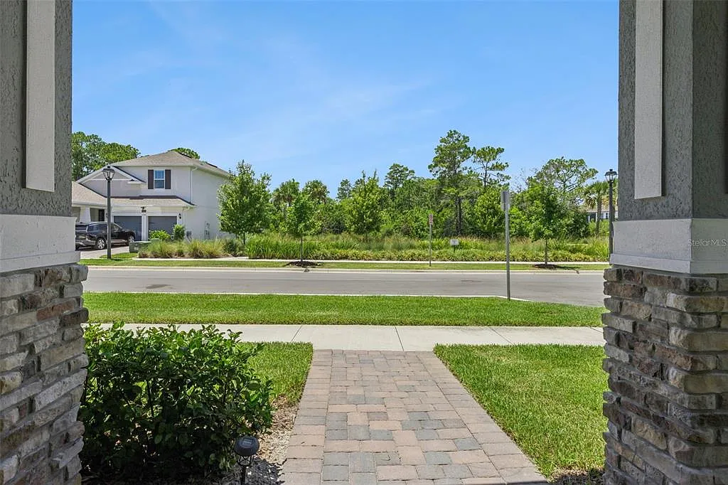 3 bed, 2.5 bath, 1644 sqft, $2,750 — Photo 3