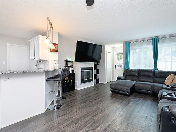 3rd image of 1015 68th St Unit 7